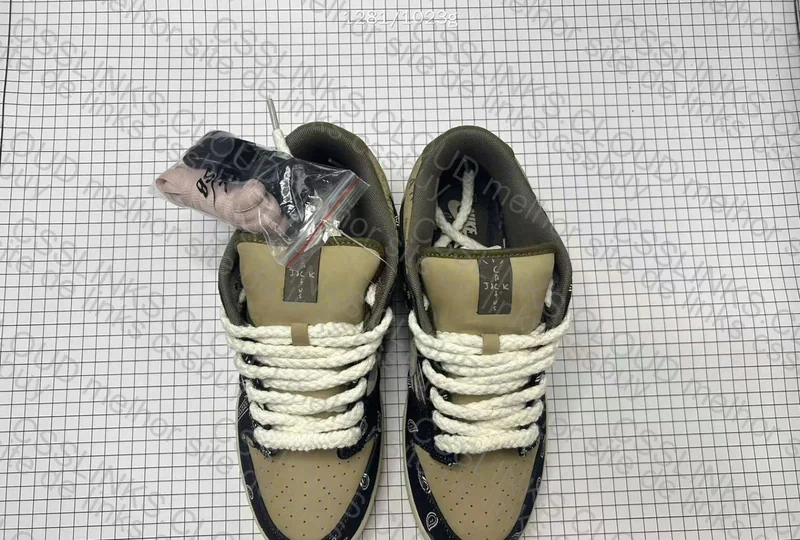 dunk sb travis 5