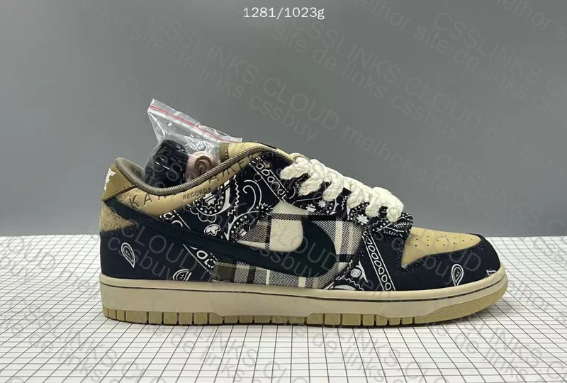 dunk sb travis 8