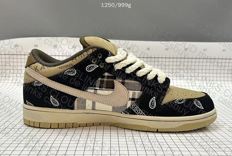 Dunk SB Travis OVO 4