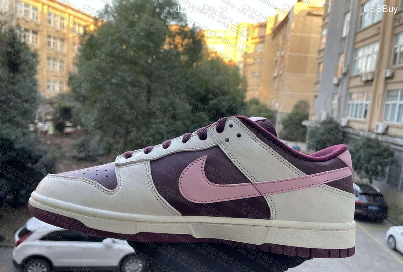 Dunk SB "Valentine's Day" 8