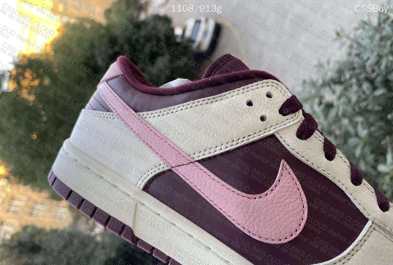 Dunk SB "Valentine's Day" 9