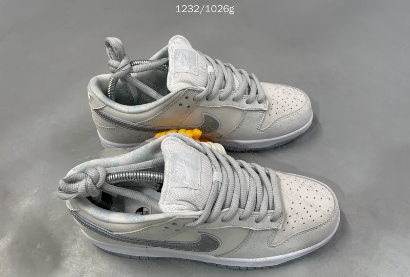 Dunk SB White Lobster 5