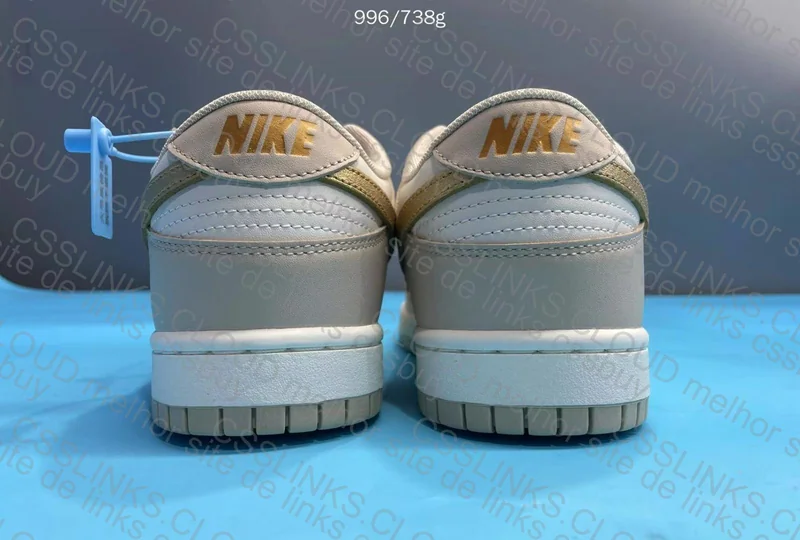 dunk SP golden swoosh 8