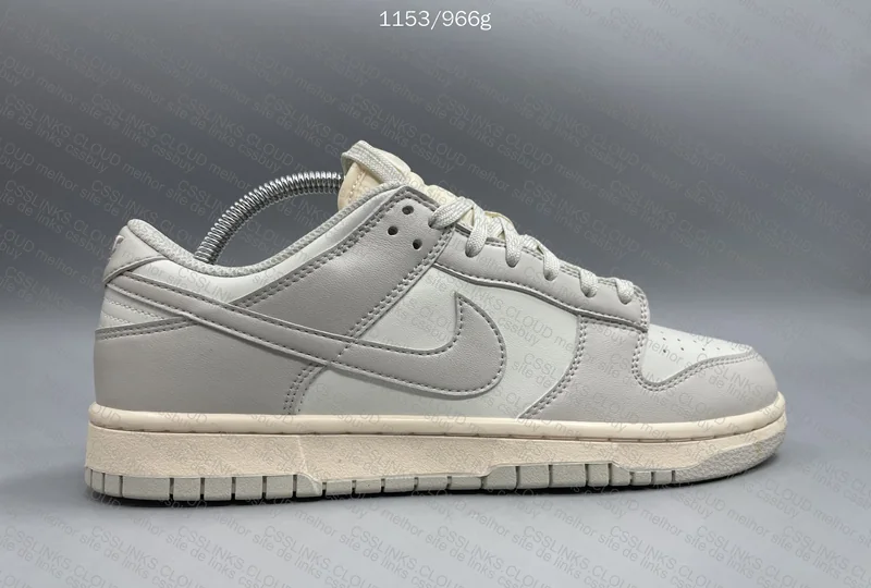 Dunk SP Light Bone 4