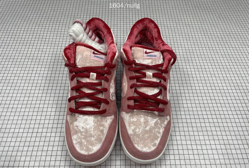 Dunk Strange Love PK B 8