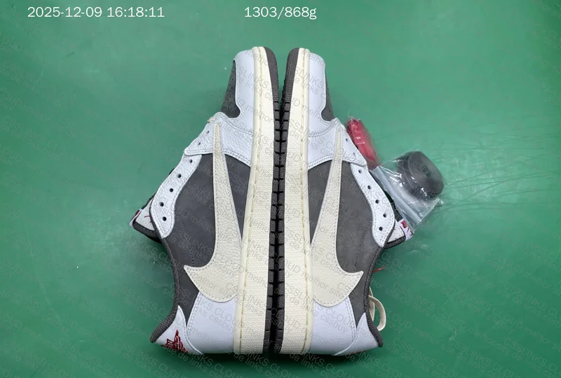 Dunk Travis Scott reverse mocha 8