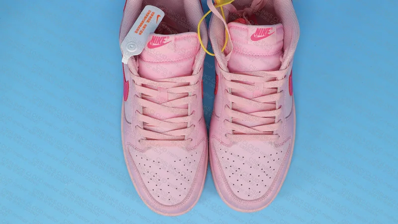Dunk triple pink