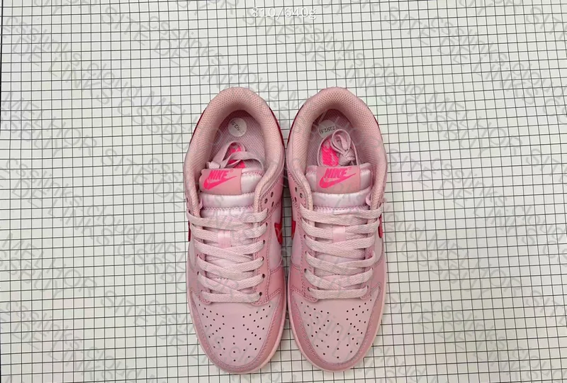 Dunk Triple Pink Ovo 2