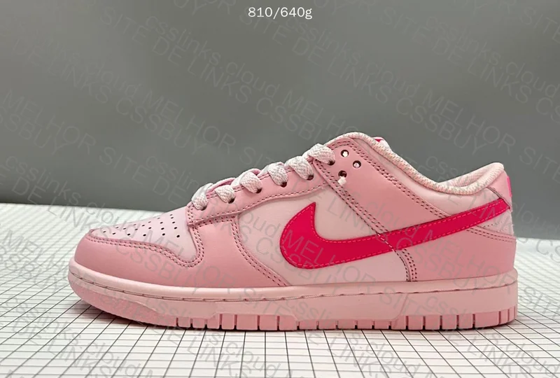 Dunk Triple Pink Ovo 4