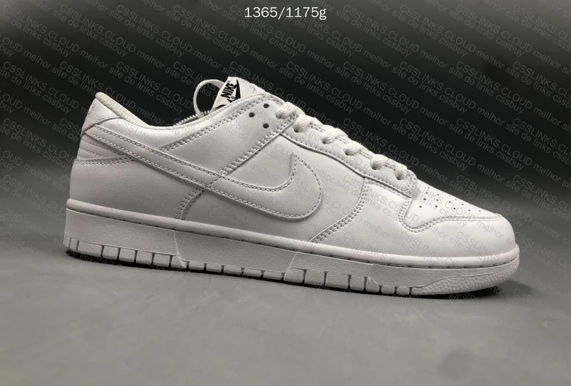 Dunk Triple White 8
