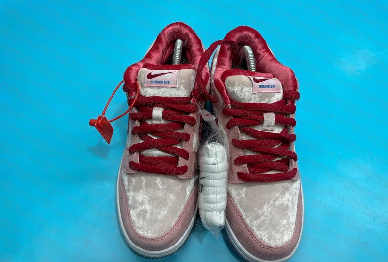 Dunk Valentine 3