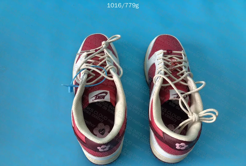 Dunk Valentine's Day OVOSNEAKER 2