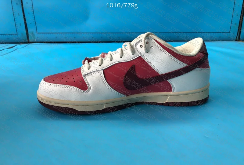 Dunk Valentine's Day OVOSNEAKER 8