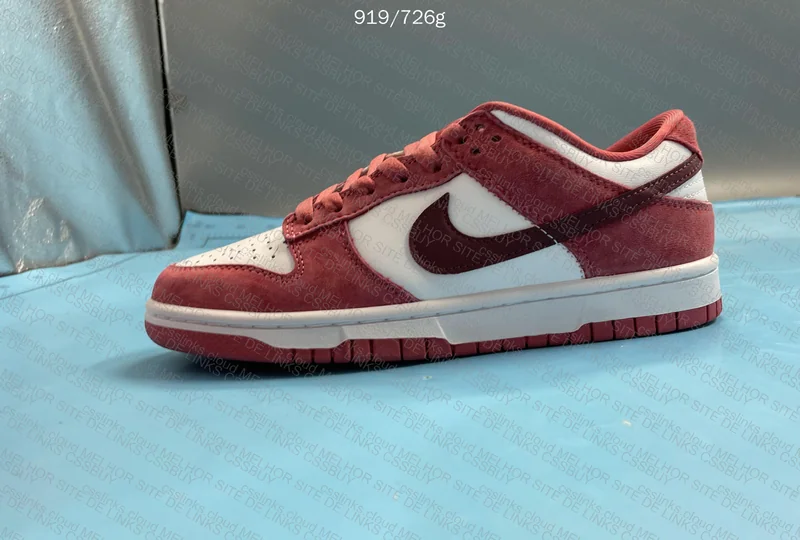 Dunk "Valentine's Day" Red Sale 3