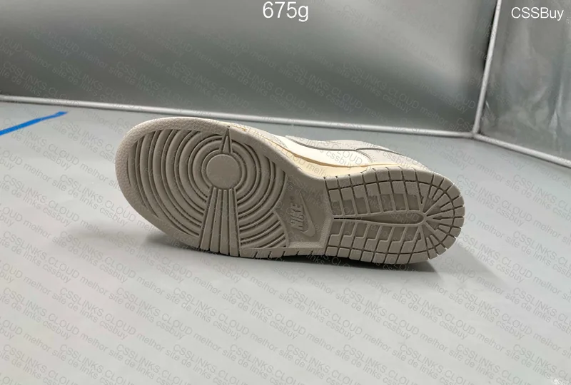 DUNK VT Light Bone 10