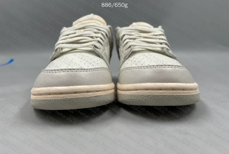 DUNK VT WHITE 4
