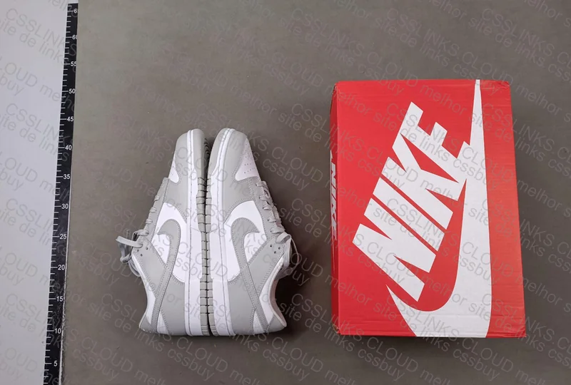 Dunk - White Gray