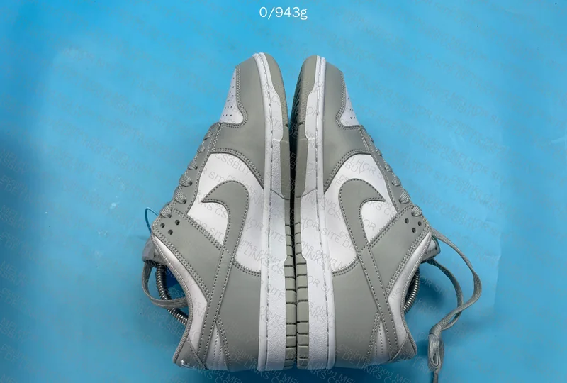 Dunk White Gray