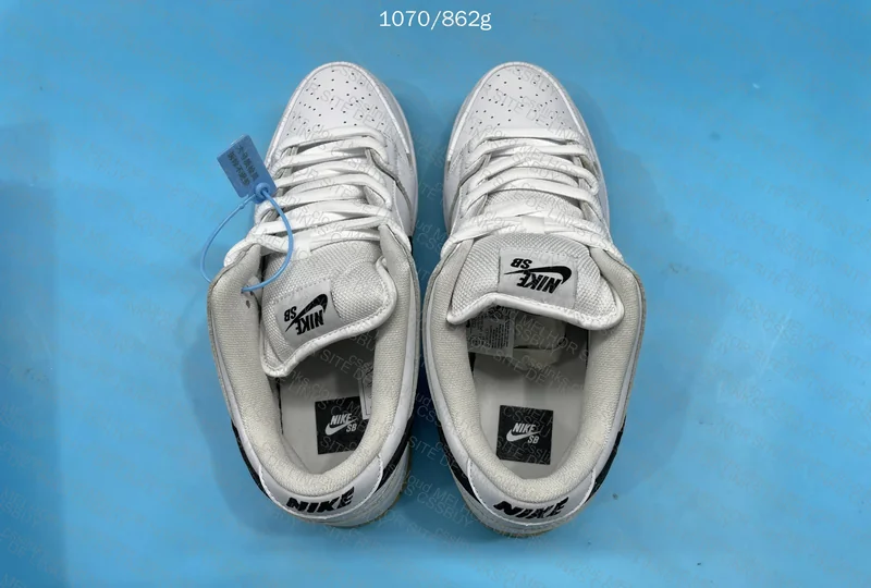 Dunk White Gum 2