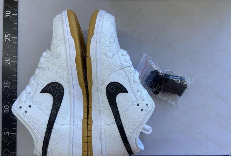 Dunk White Gum 4