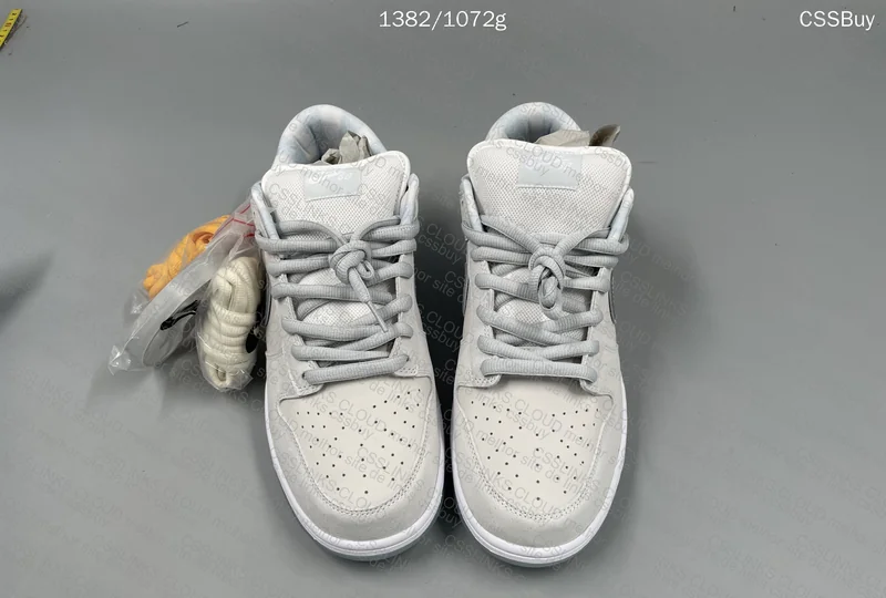 Dunk white lobster