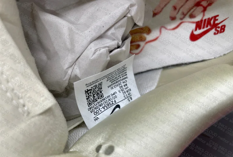 Dunk White Valentine Day - Batch M 6