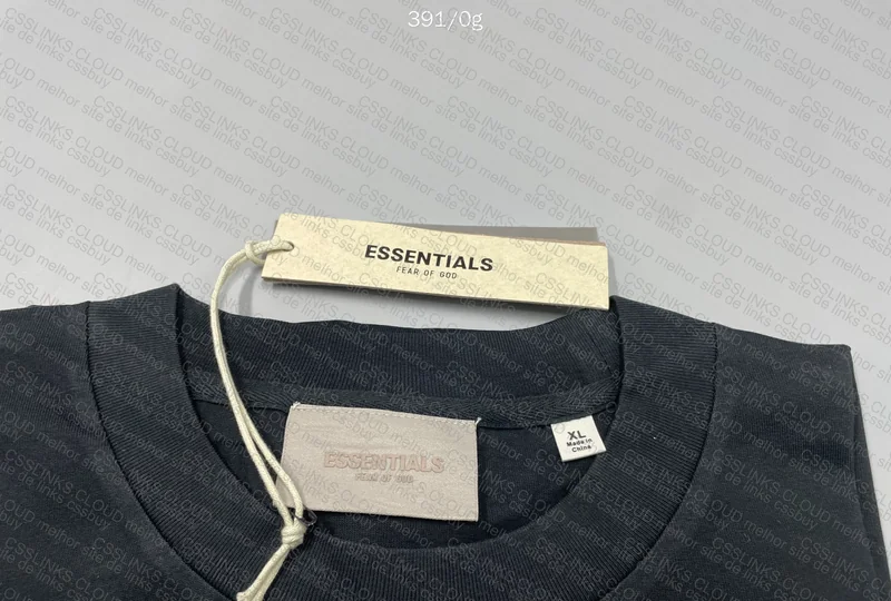 ESSENTIALS NEW YORK