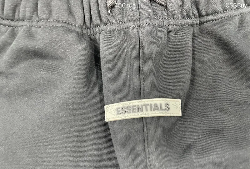 ESSENTIALS SHORT 5