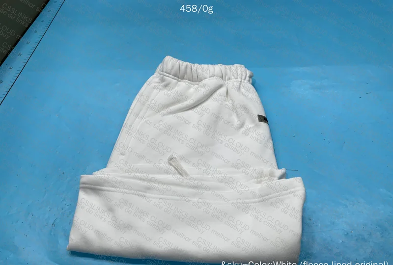 ESSENTIALS - SHORTS 4