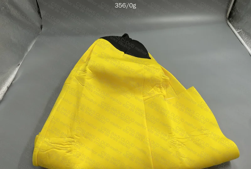 Banana Costume (GL?) 3