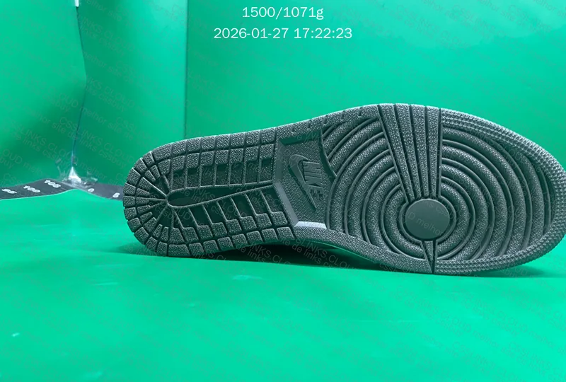 FK SALE - Reverse Mocha Travis Scott AJ1 2