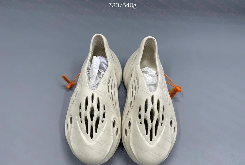 Foam Runner Sand 2