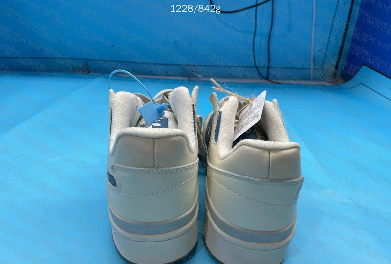 Forum 84 Low 4