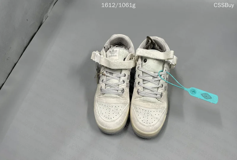 FORUM LOW X BAD BANNY
