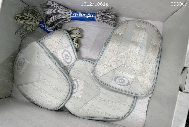 FORUM LOW X BAD BANNY 7
