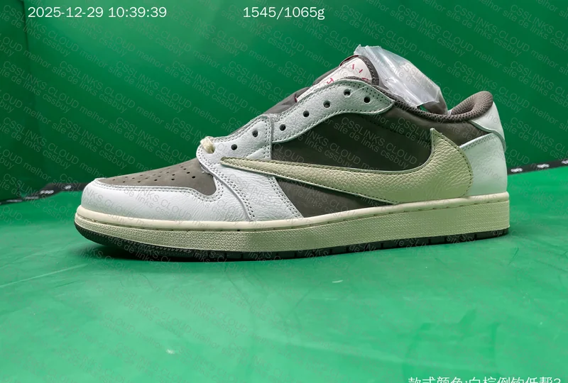 FQ BATCH SALE - Reverse Mocha AJ1 Travis Scott 6