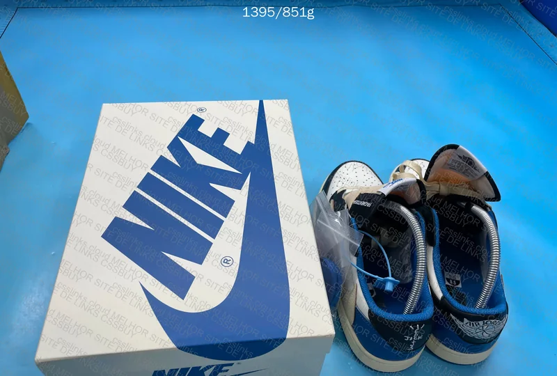 FRAGMENT DESIGN X TRAVIS SCOTT X AIR JORDAN 1 LOW 6