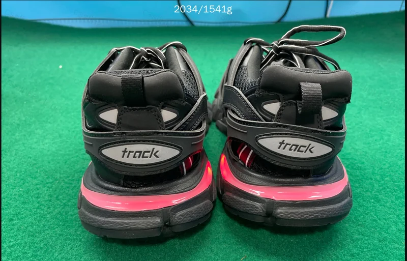 Balenciaga Track c/ led 6