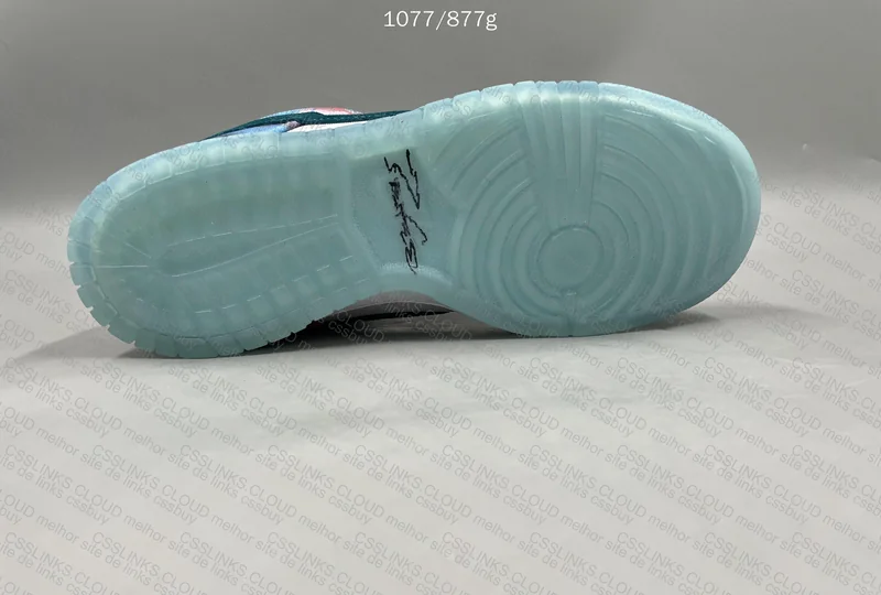 Futura Laboratories x Nike SB Dunk Low White and Geode Teal 9