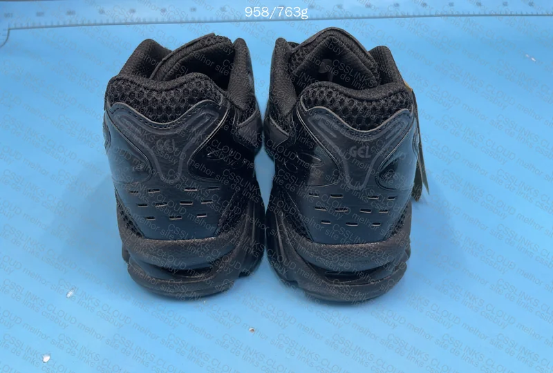 gel kayano black graphite? - blind box 2