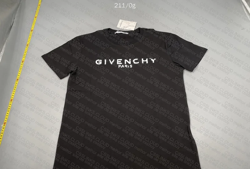 Givenchy T-Shirt 2