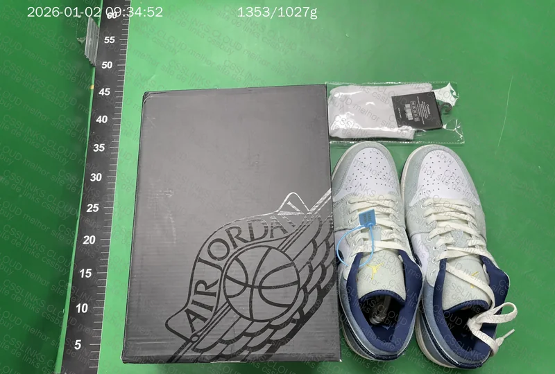 GL? Air Jordan 1 Low SE Denim "Star Blue"