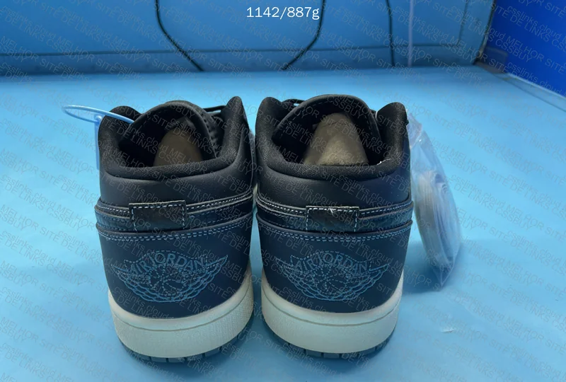 GL or RL? Nike AJ1 Low 4