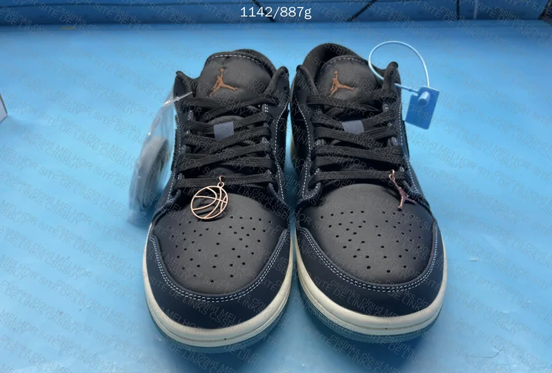 GL or RL? Nike AJ1 Low 5