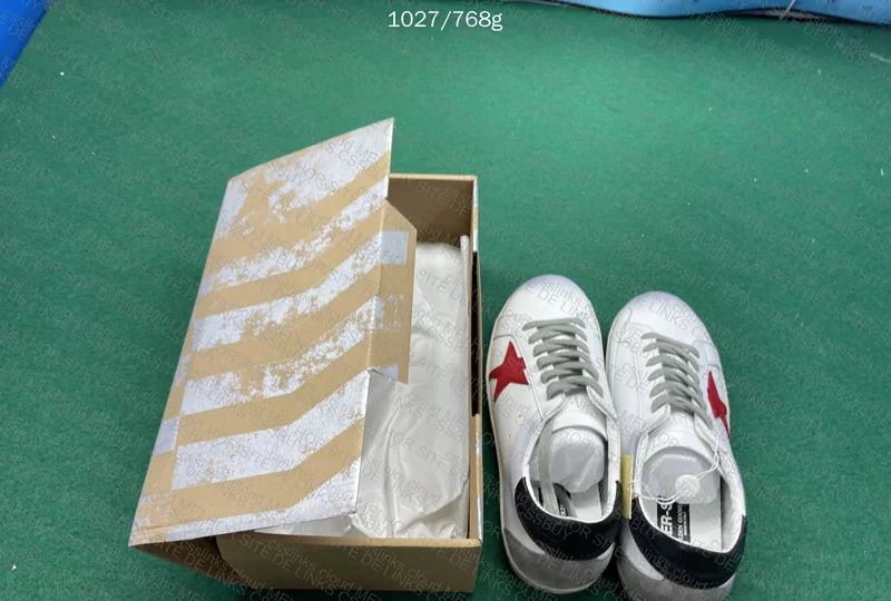 Golden Goose 150¥ 👀