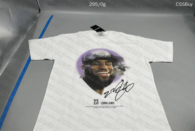 Graphic Tee Drake e Lebron 5