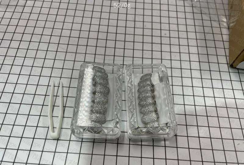 Grillz to Look Like Duke Dennis in Photos