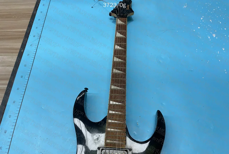 HSH Guitar with Floyd 3