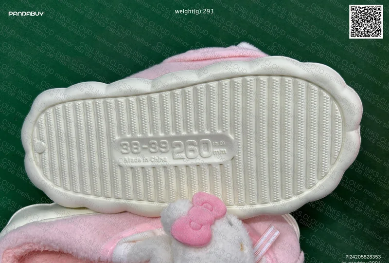 hello kitty slippers 3
