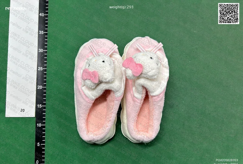hello kitty slippers 4